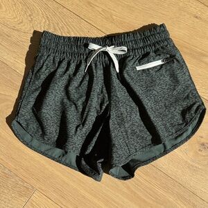 Vuori:  Clementine 2.0 short 4”. Size XXS